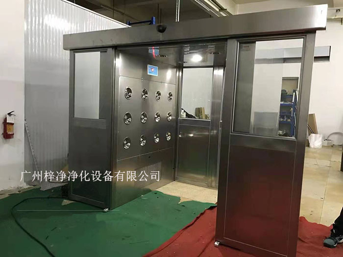 貨淋室是人員和貨物進入潔凈室所必需的通道，它可以減少貨物進出潔凈室所帶來的污染問題。