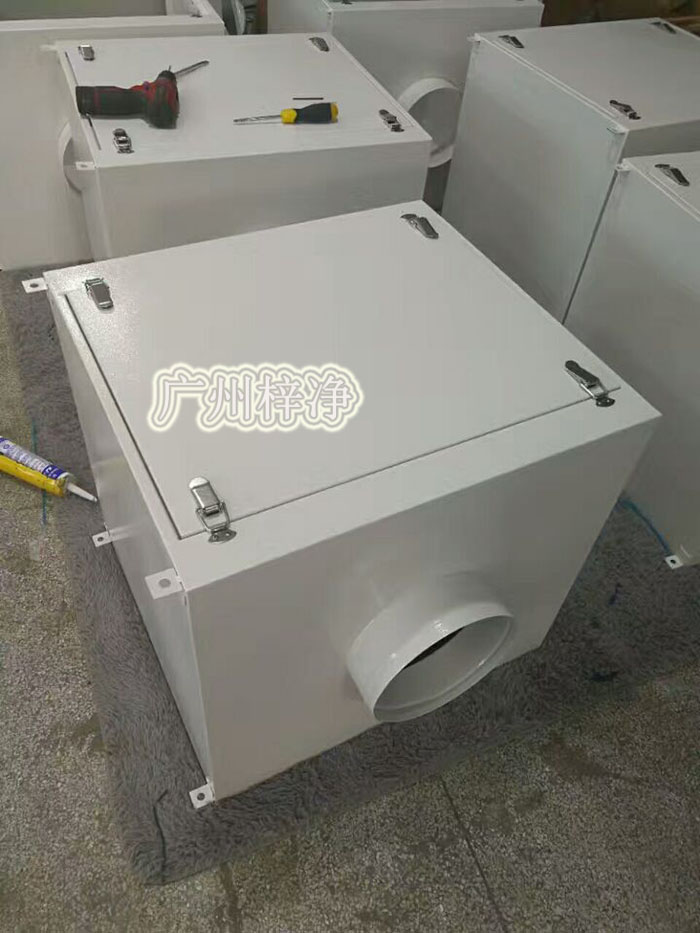 增壓新風柜根據所需風量的風壓不同，在電機功率適用范圍內調整風機轉速，達到所需效果；