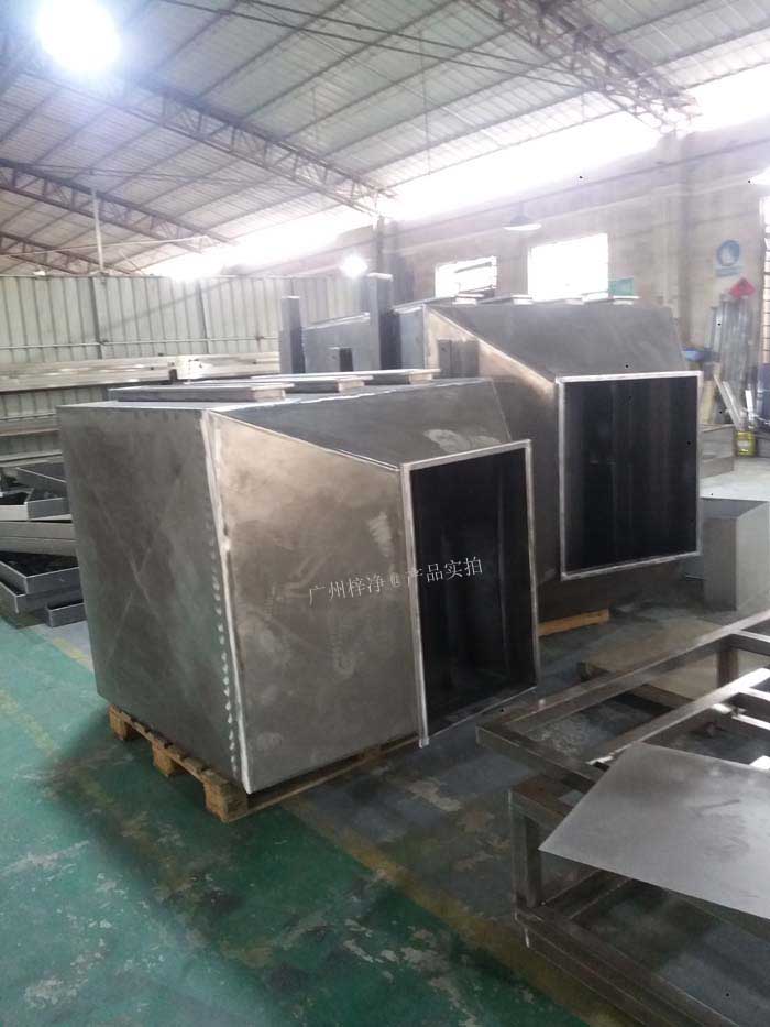 增壓新風柜可根據不同的通風管道布局，訂做不同的進出風口方向的風柜；